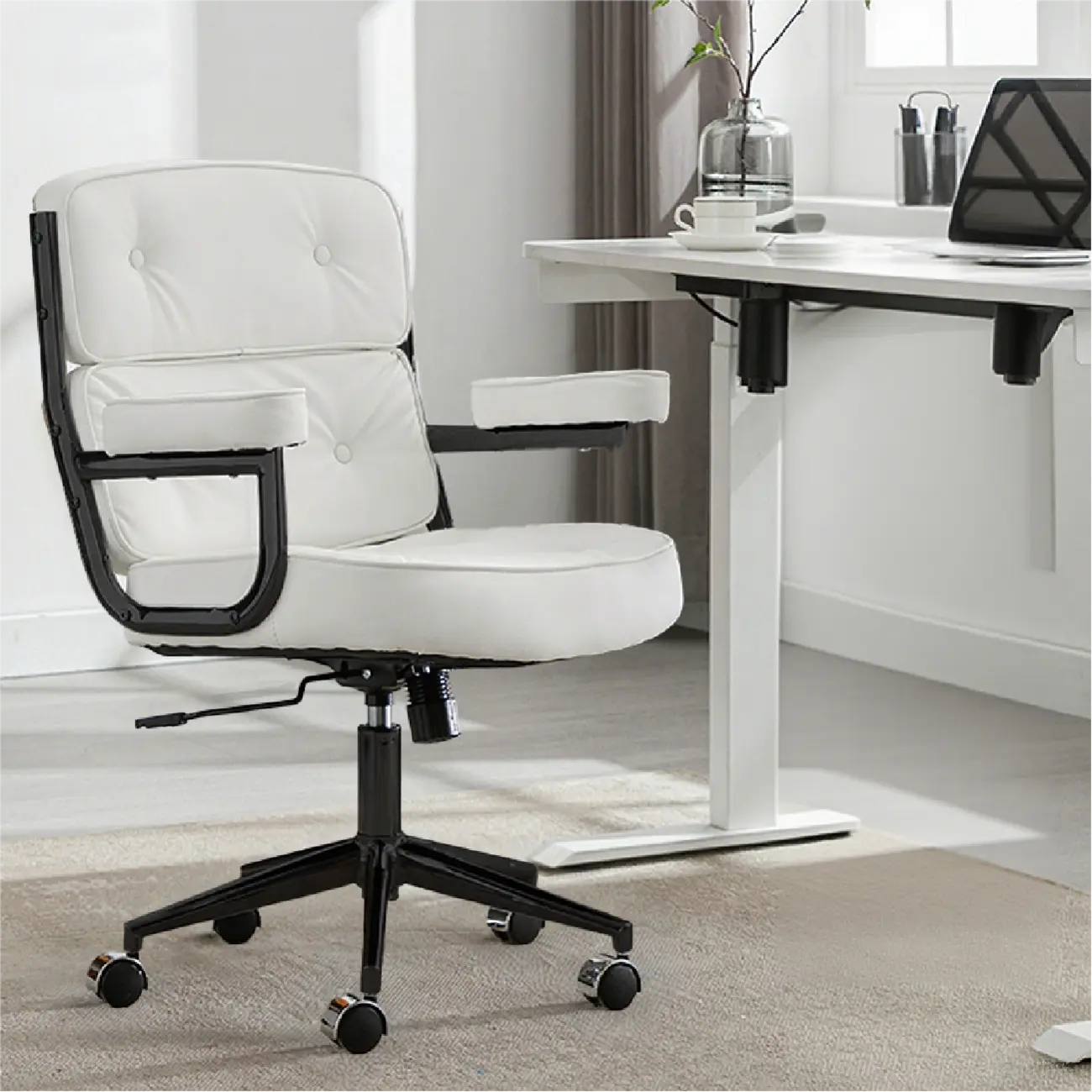 Chaise de bureau ergonomique moderne en cuir, réglable et inclinable