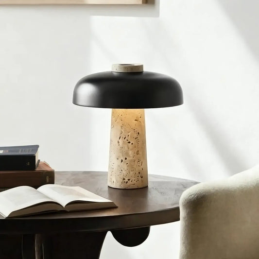 Lampe de table moderne en pierre de travertin avec abat-jour en fer