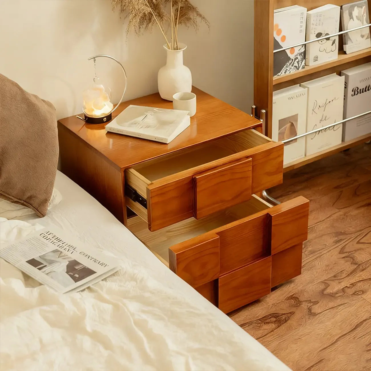 Table de chevet en bois de style moderne du milieu du siècle avec 2 tiroirs