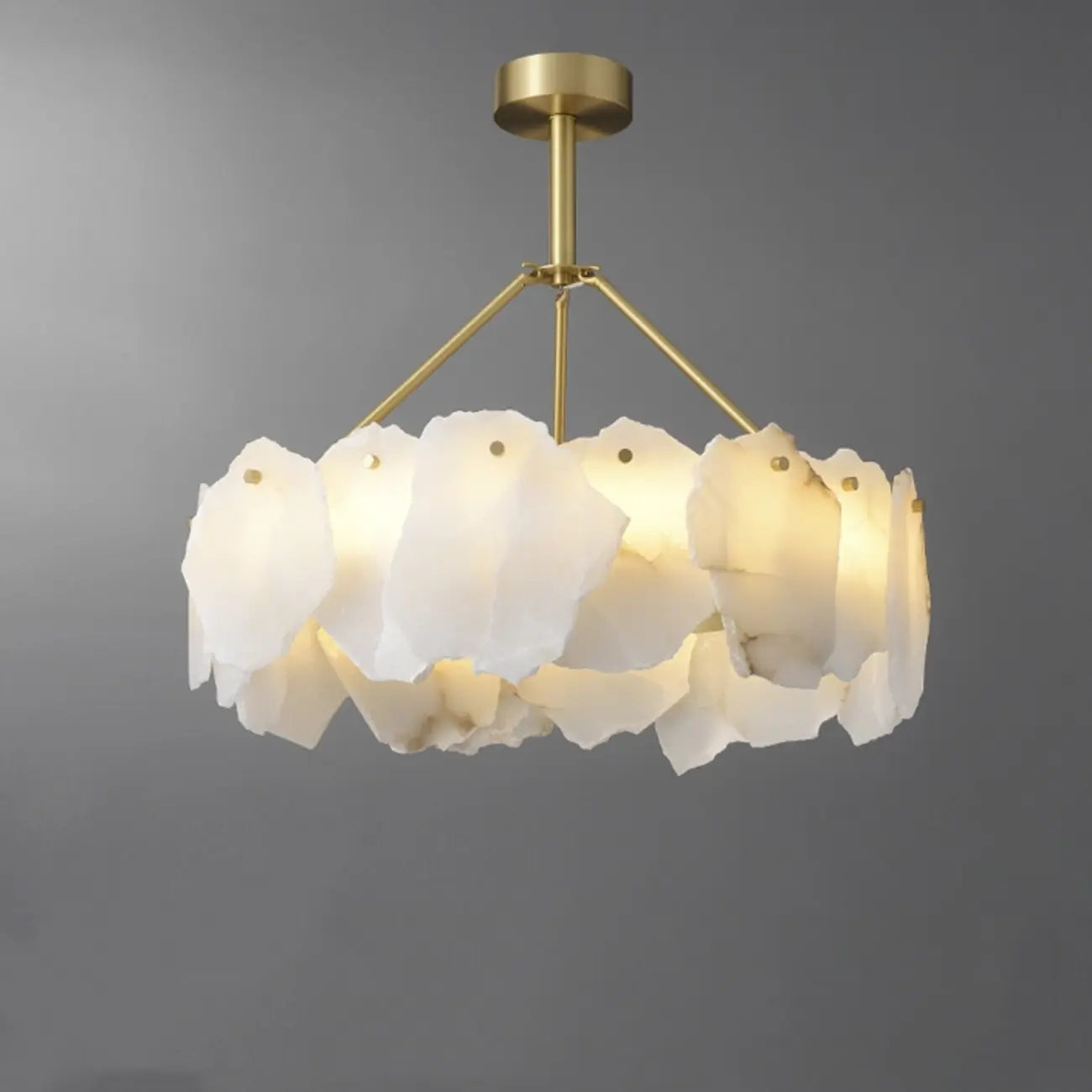Lustre circulaire en albâtre blanc avec tige de suspension en laiton