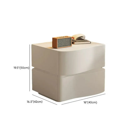 Table de chevet moderne à 3 tiroirs en bois blanc ondulé