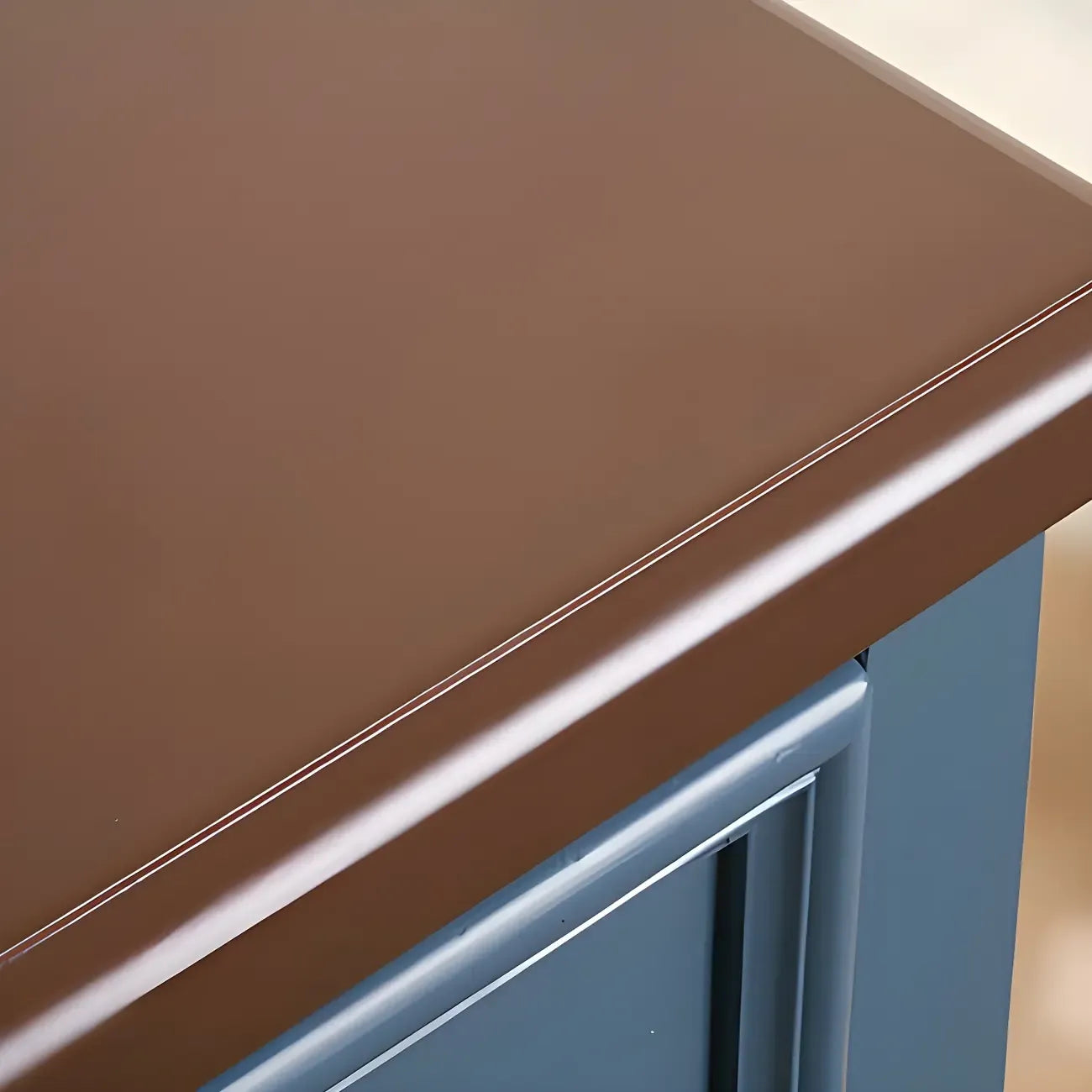 Coffre de rangement élégant et classique en bois laqué blanc et marron