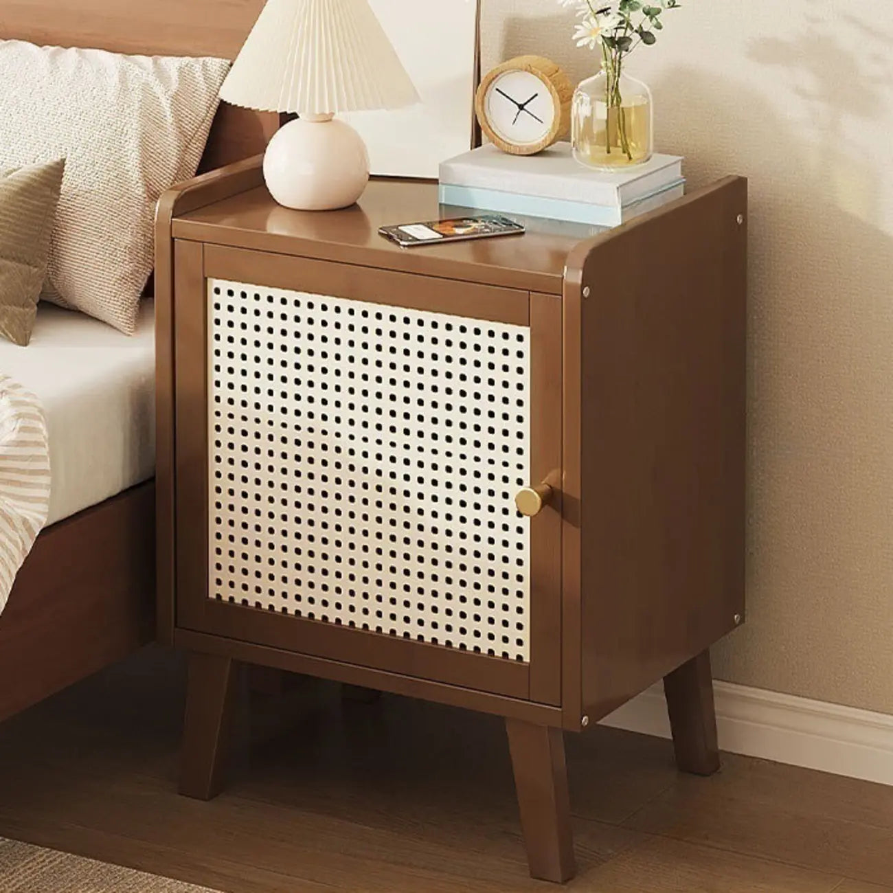 Table de chevet scandinave en bois massif naturel