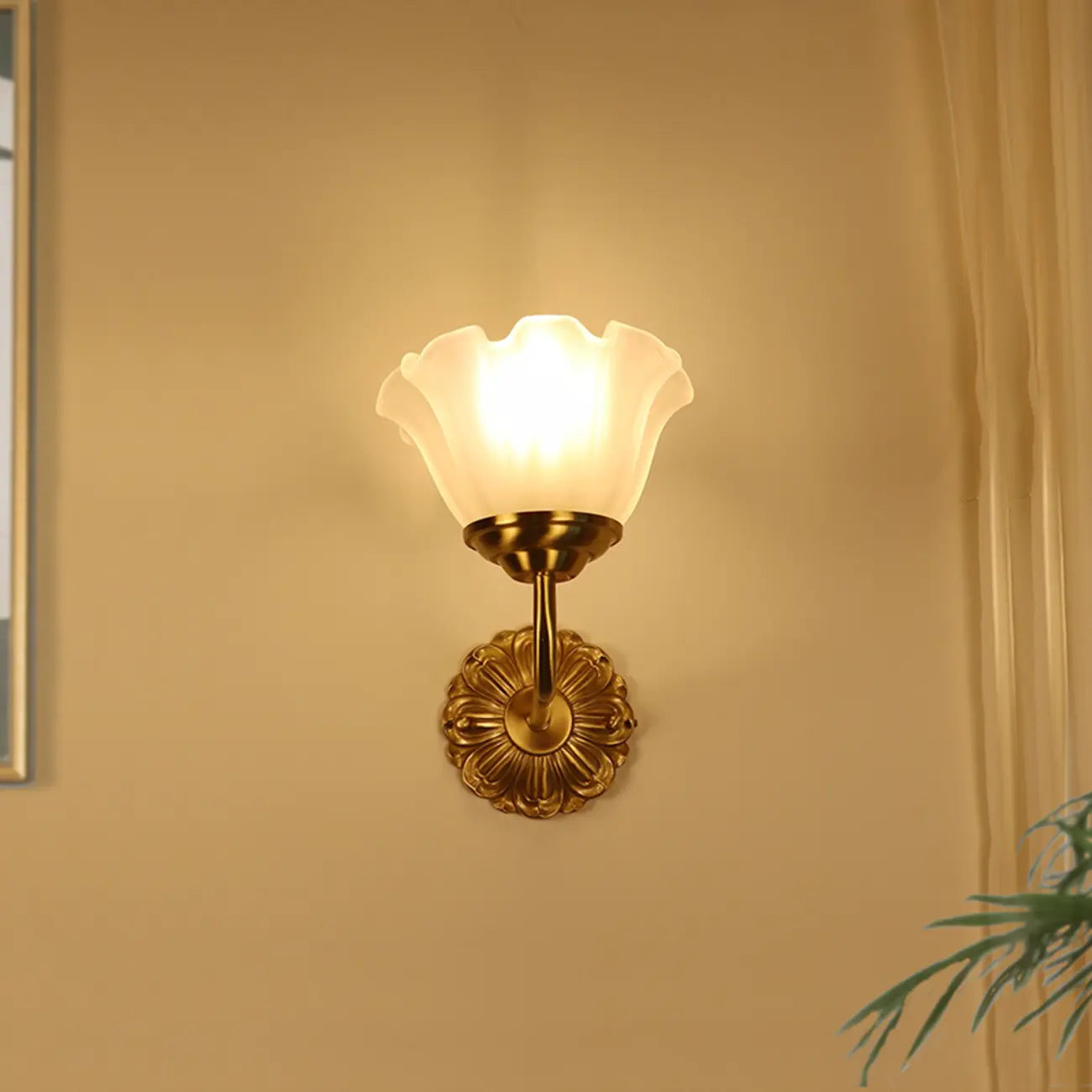 Applique murale vintage à motif floral avec abat-jour en verre pour salon