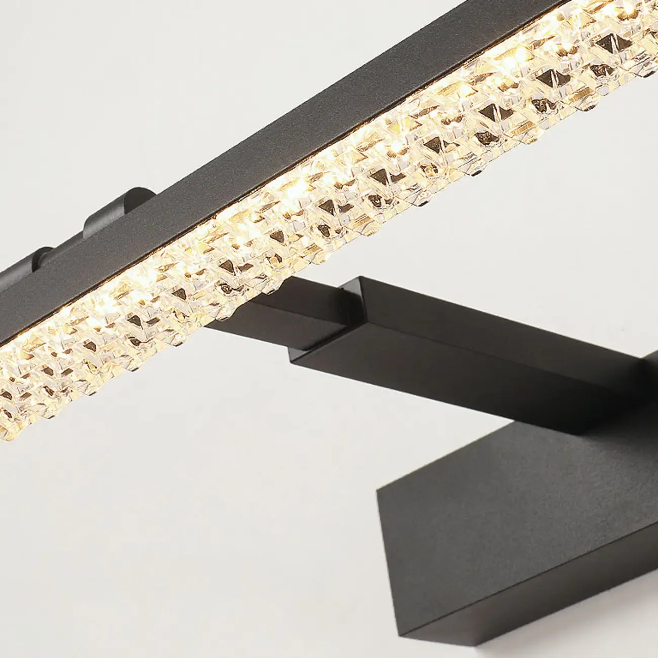 Applique murale LED noire élégante avec abat-jour en acrylique pour salle de bain