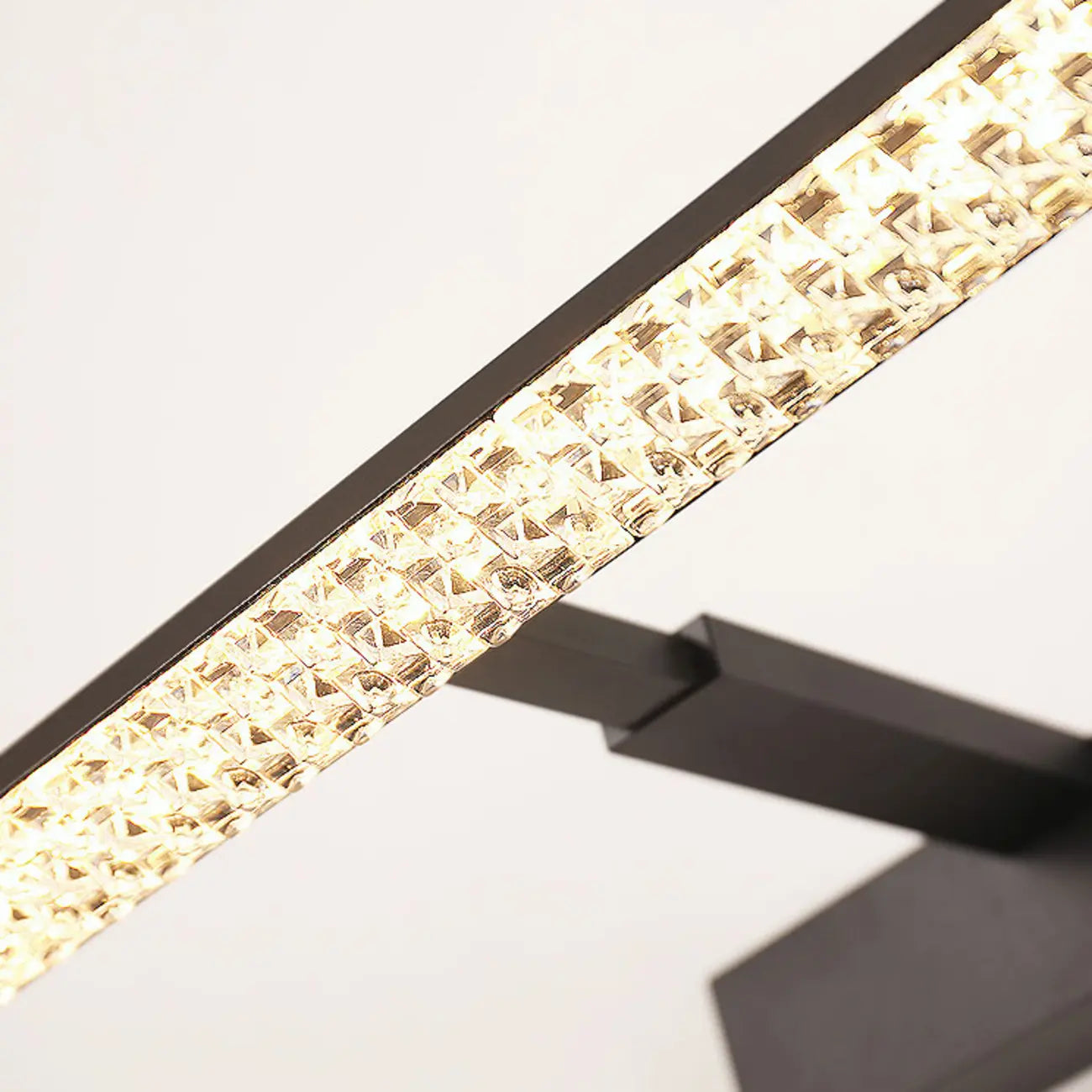 Applique murale LED noire élégante avec abat-jour en acrylique pour salle de bain