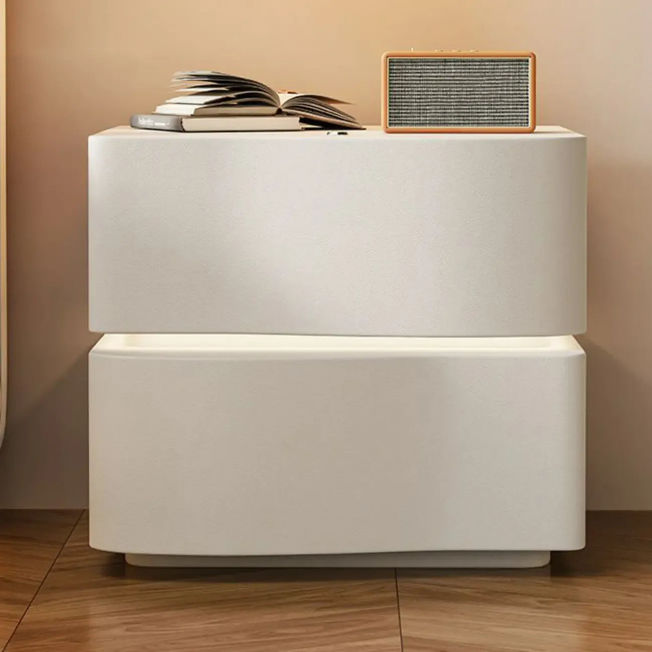 Table de chevet moderne à 3 tiroirs en bois blanc ondulé