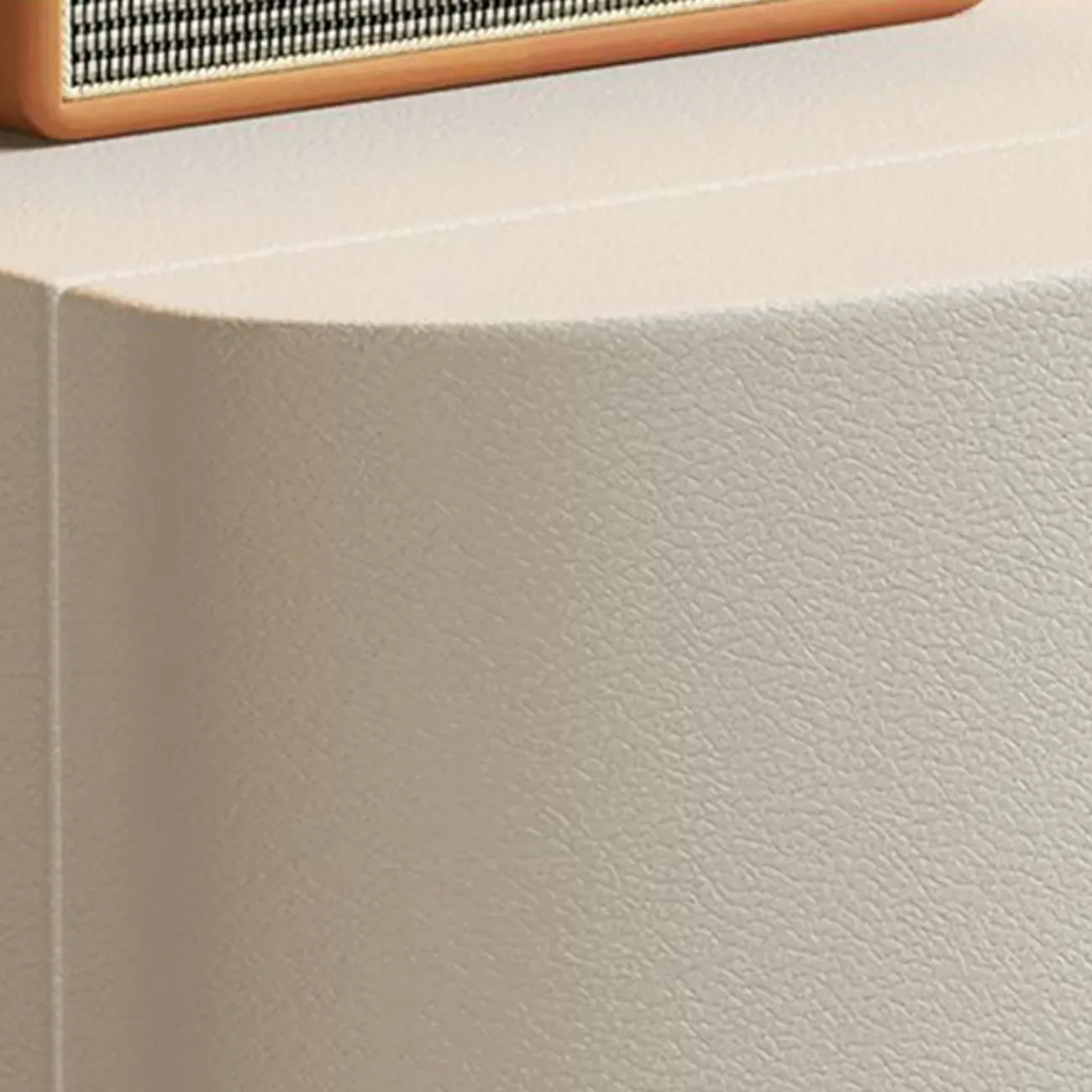 Table de chevet moderne à 3 tiroirs en bois blanc ondulé