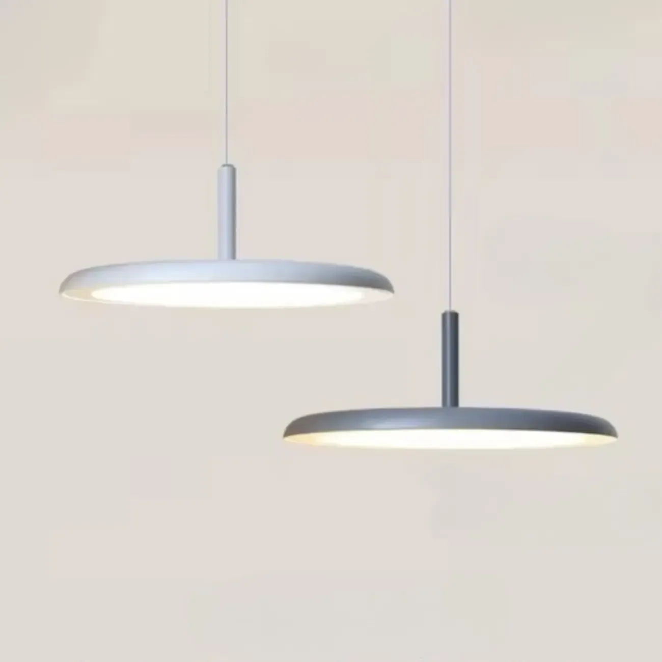 Suspension LED ronde moderne à longueur réglable pour salle à manger