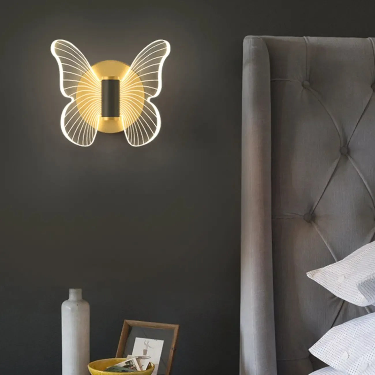 Applique murale LED papillon unique avec base en bois pour chambre