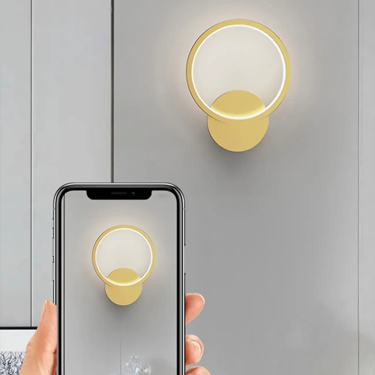 Applique murale carrée moderne à LED avec finition laiton pour chambre à coucher