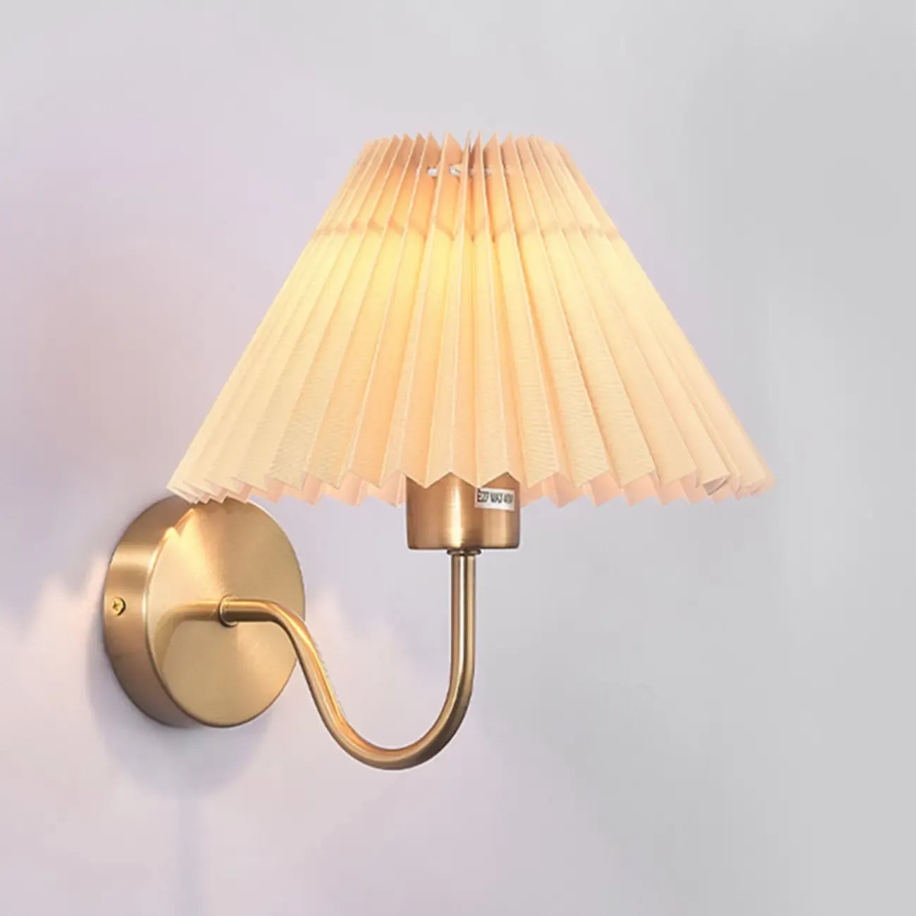 Applique murale d'intérieur élégante à abat-jour conique plissé en tissu