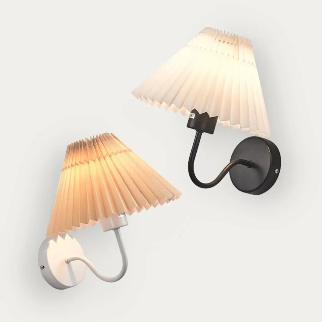 Applique murale d'intérieur élégante à abat-jour conique plissé en tissu