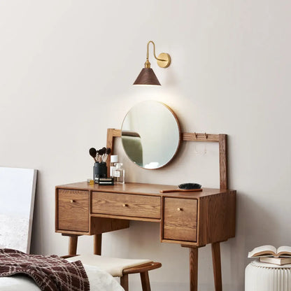 Applique murale moderne Mini Cone avec abat-jour en noyer