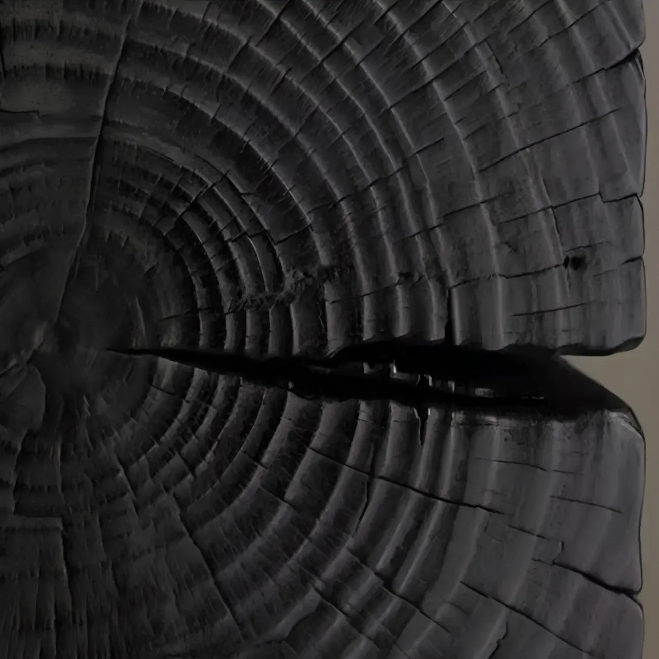 Table d'appoint en bois naturel de forme sablier