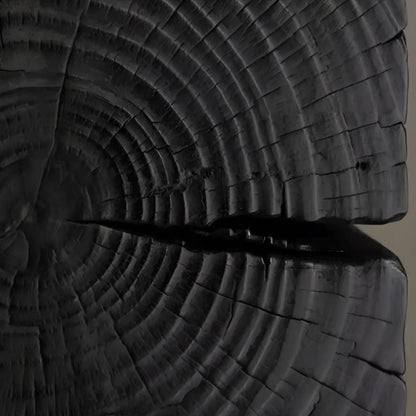 Table d'appoint en bois naturel de forme sablier