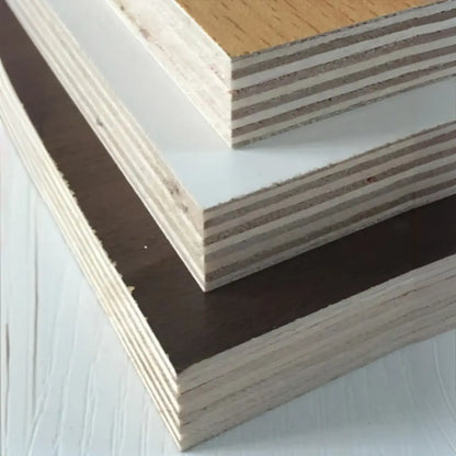 Casier à vin mural nordique en métal noir avec éclairage