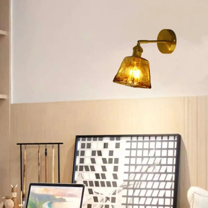 Applique murale vintage à bras articulé avec abat-jour en verre ambré