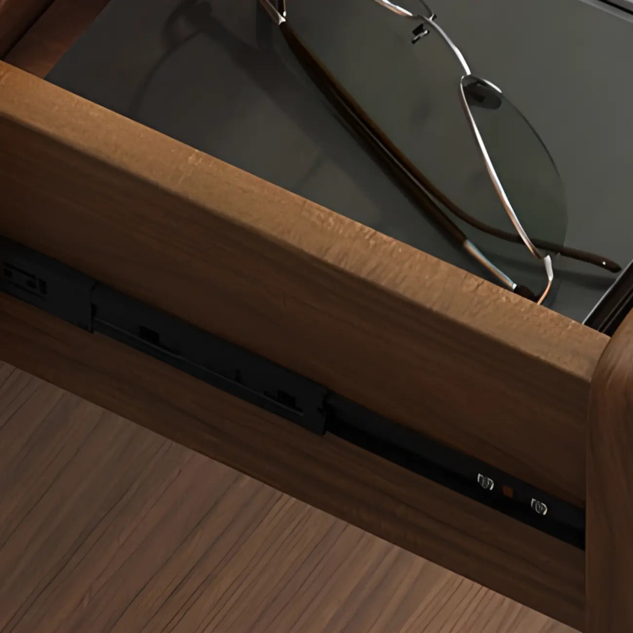 Armoire à chaussures d'entrée traditionnelle en noyer