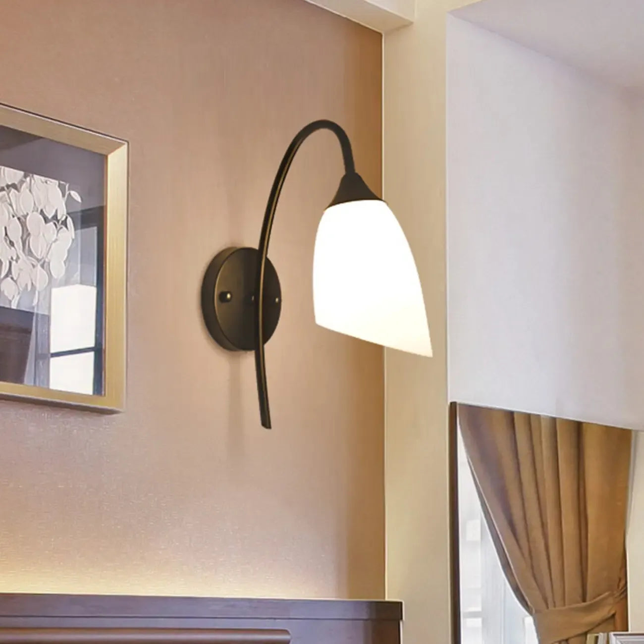 Applique murale minimaliste en verre blanc pour éclairage de chambre