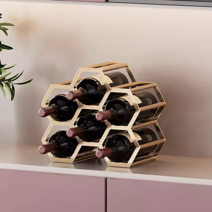 Porte-bouteilles hexagonal en métal autoportant, à poser sur une table.