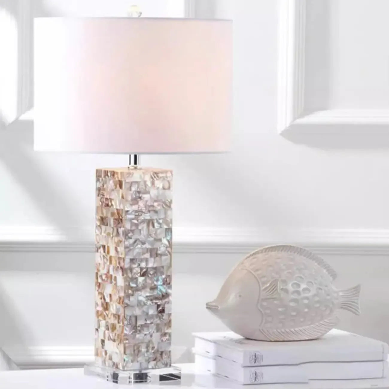 Lampe de table LED élégante à pied en coquillage et abat-jour en lin