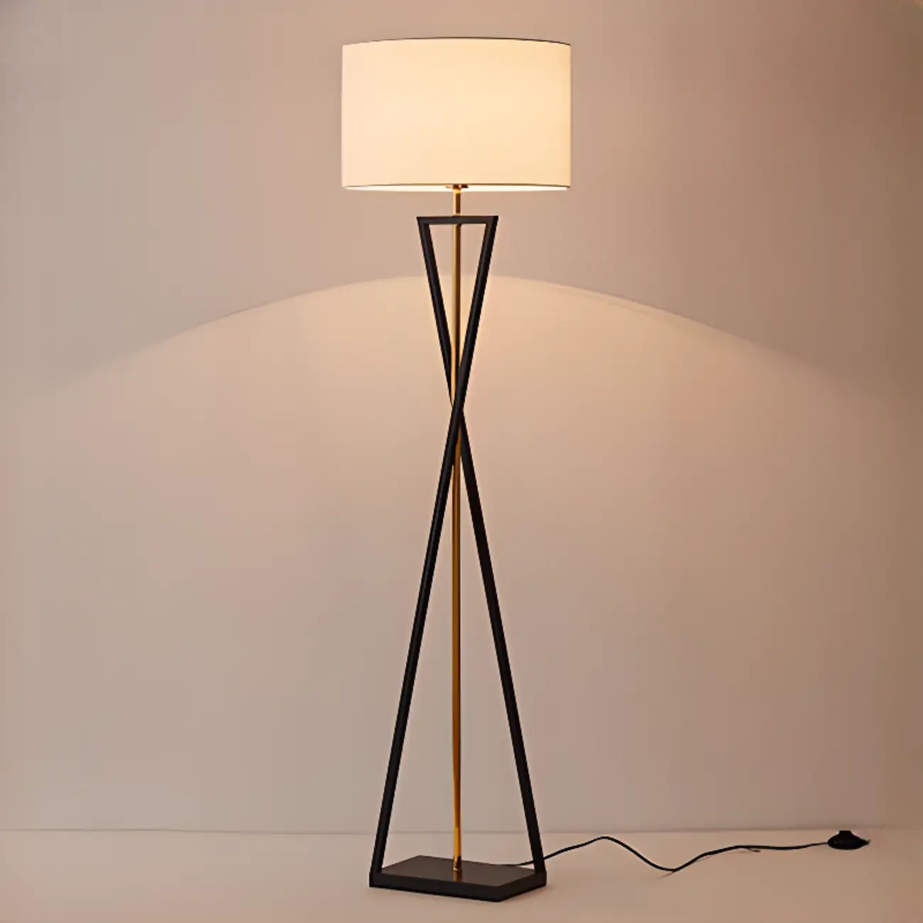 Lampadaire moderne en métal noir avec abat-jour cylindrique
