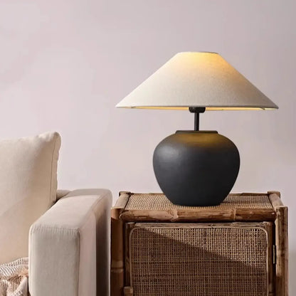 Lampe de table LED en céramique blanche avec abat-jour en tissu