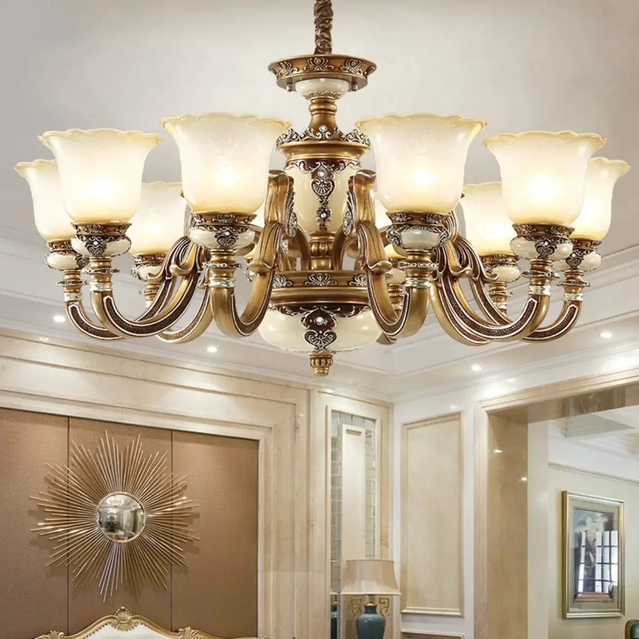 Lustre vintage en laiton, céramique et verre, en forme de cloche, avec éclairage indirect, pour salon.