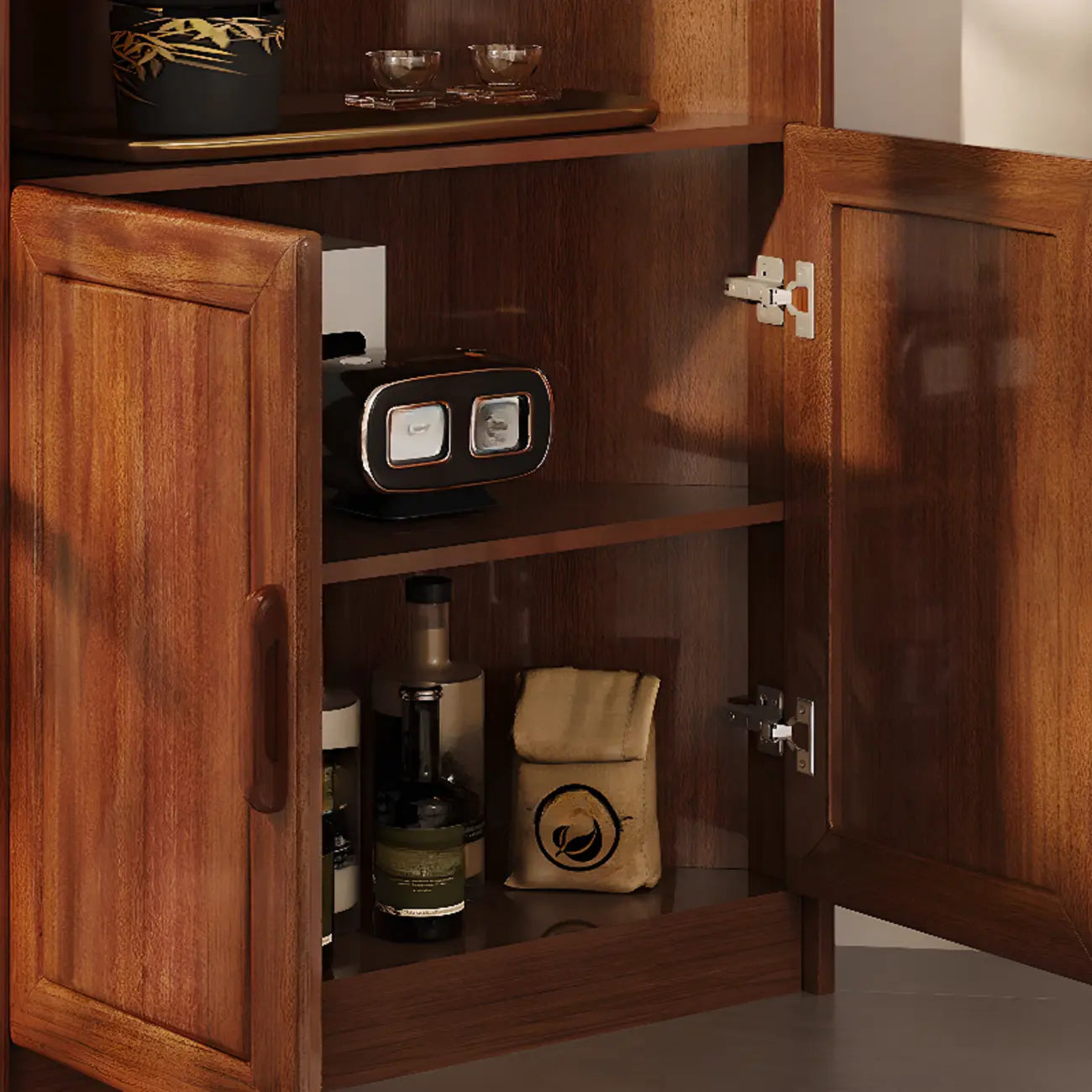 Meuble d'angle scandinave en bois avec porte-verres à pied