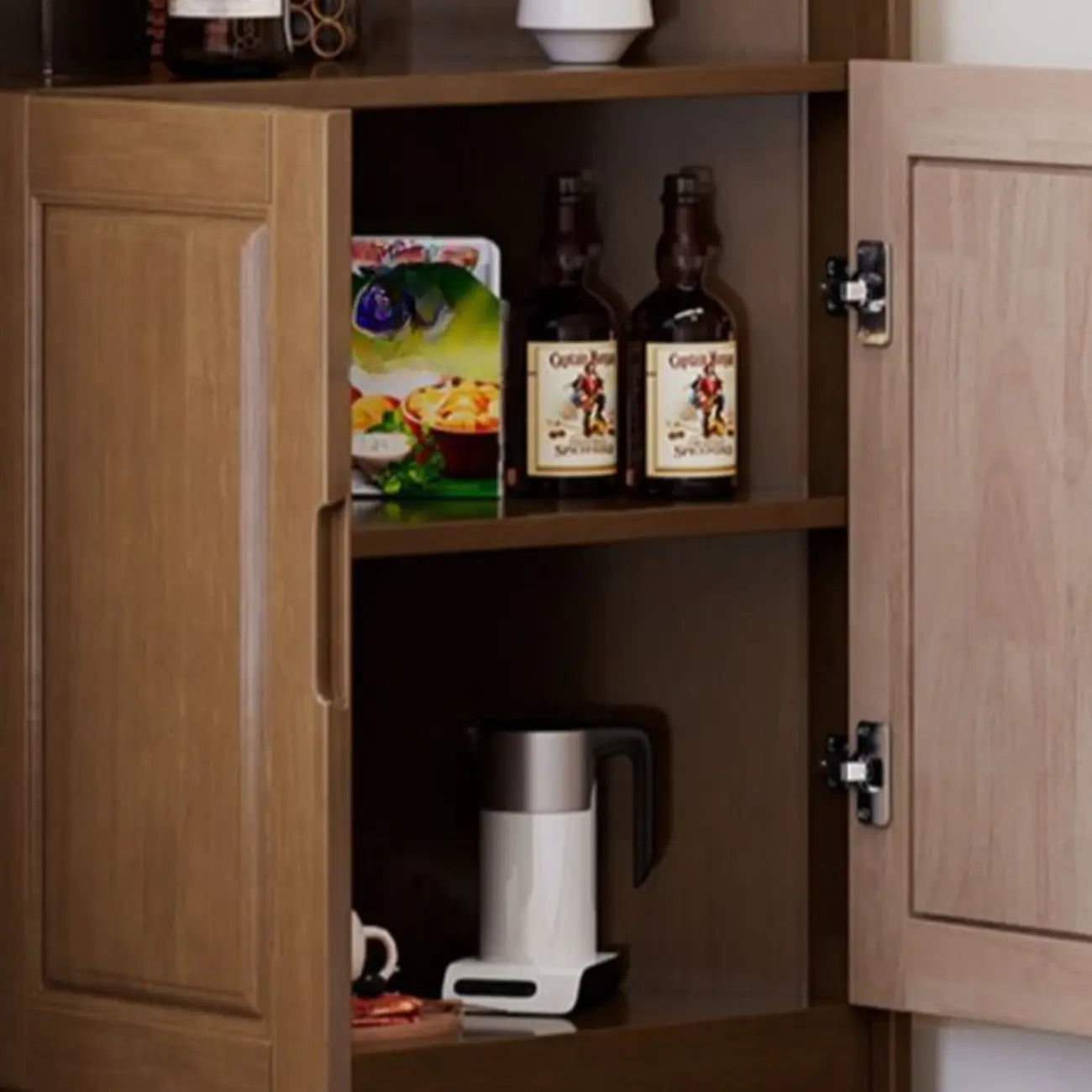 Armoire de rangement d'angle classique en bois brun noyer avec poignée rainurée