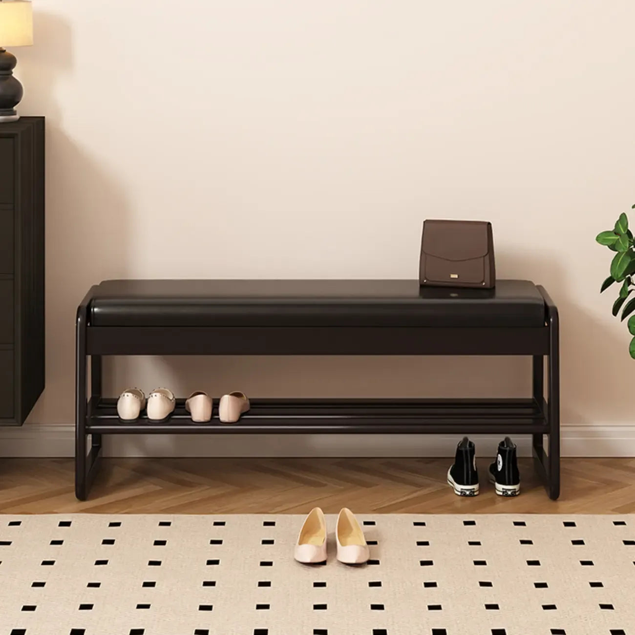 Banc à chaussures moderne noir capitonné avec étagères de rangement
