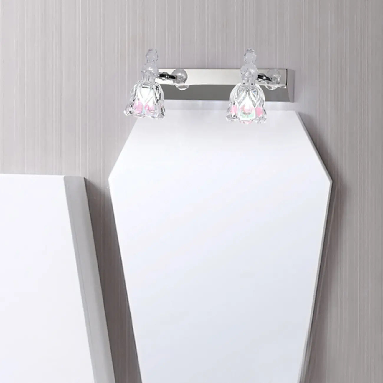 Applique murale horizontale traditionnelle en verre à motif floral pour salle de bain