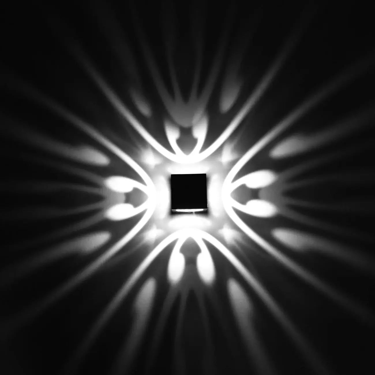 Applique murale triangulaire moderne argentée à LED pour la décoration intérieure