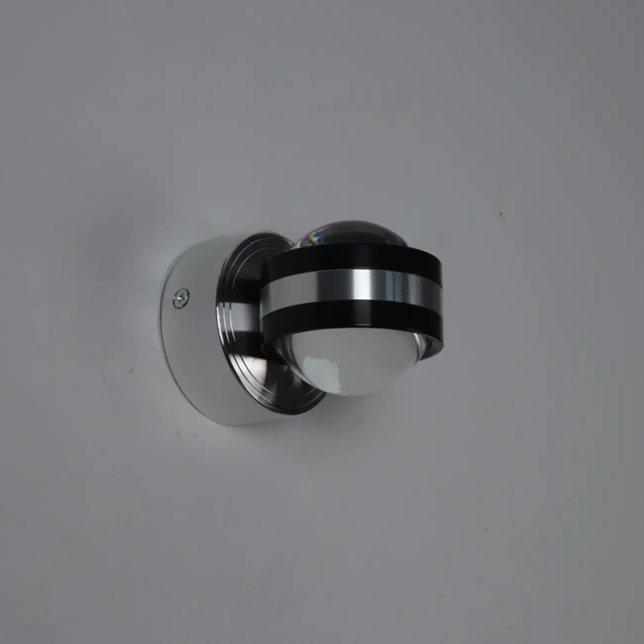 Applique murale triangulaire moderne argentée à LED pour la décoration intérieure