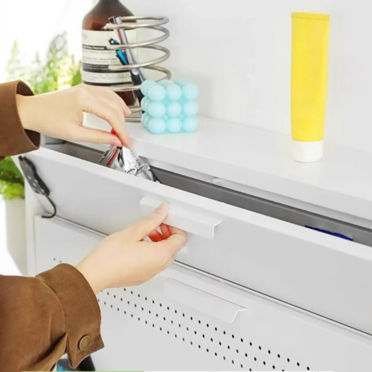 Meuble à chaussures mural en acier pour entrée avec 3 tiroirs rabattables