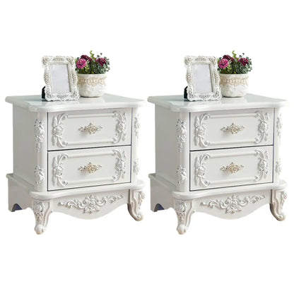 Table de chevet traditionnelle en bois blanc sculpté à 3 tiroirs