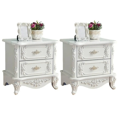 Table de chevet traditionnelle en bois blanc sculpté à 3 tiroirs