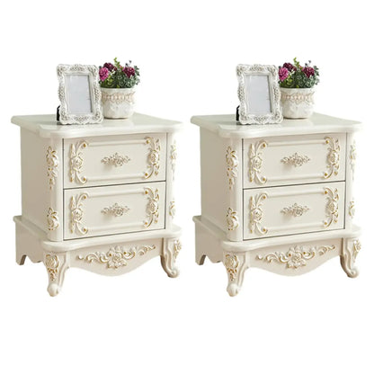 Table de chevet traditionnelle en bois blanc sculpté à 3 tiroirs