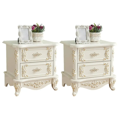 Table de chevet traditionnelle en bois blanc sculpté à 3 tiroirs