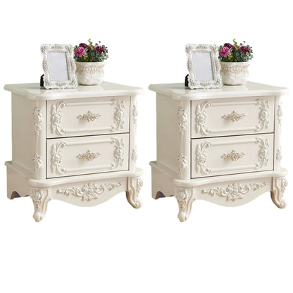 Table de chevet traditionnelle en bois blanc sculpté à 3 tiroirs