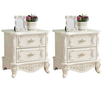 Table de chevet traditionnelle en bois blanc sculpté à 3 tiroirs