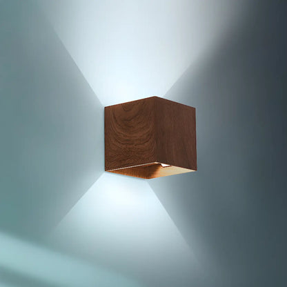 Applique murale géométrique en noyer à 2 lumières LED avec éclairage haut et bas