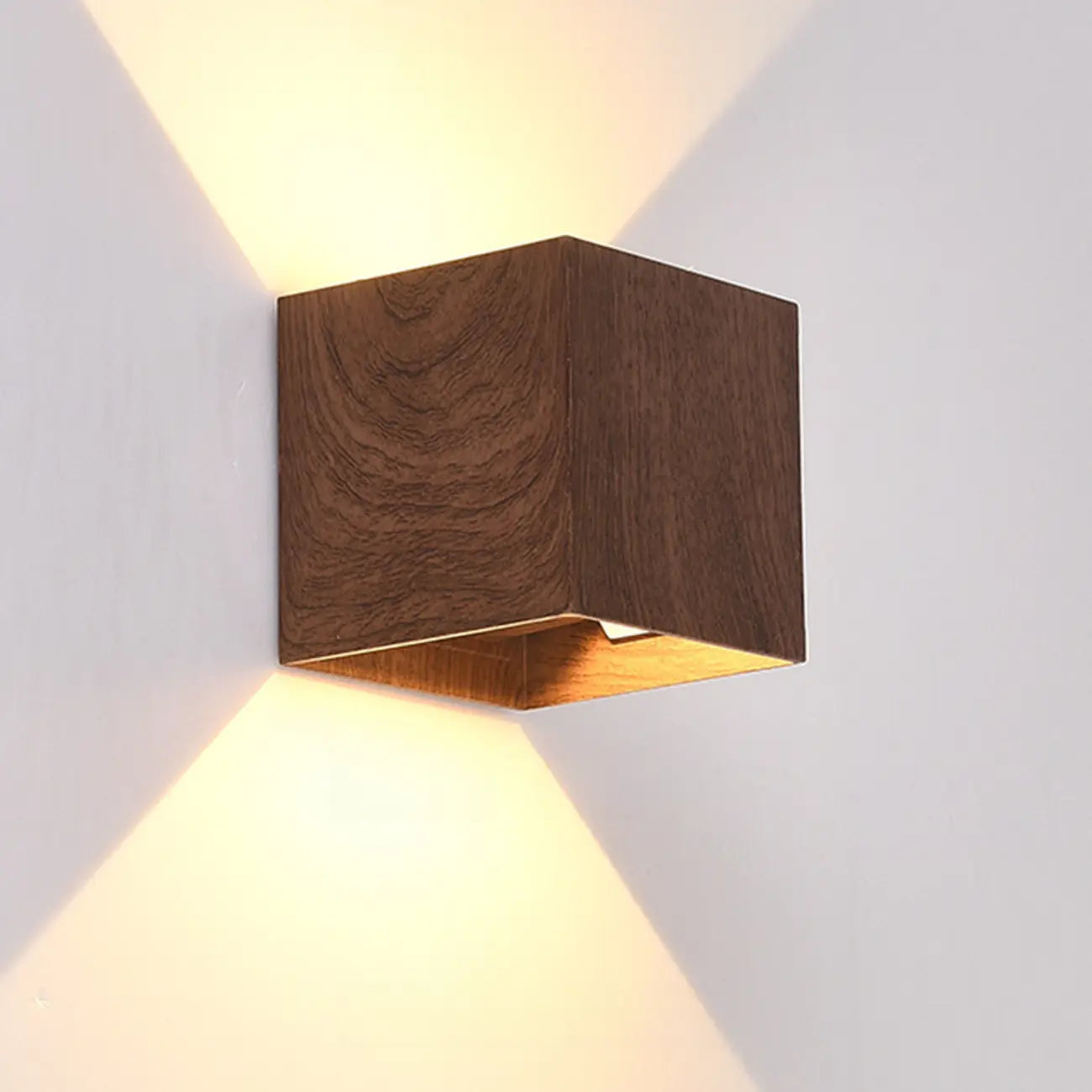 Applique murale géométrique en noyer à 2 lumières LED avec éclairage haut et bas