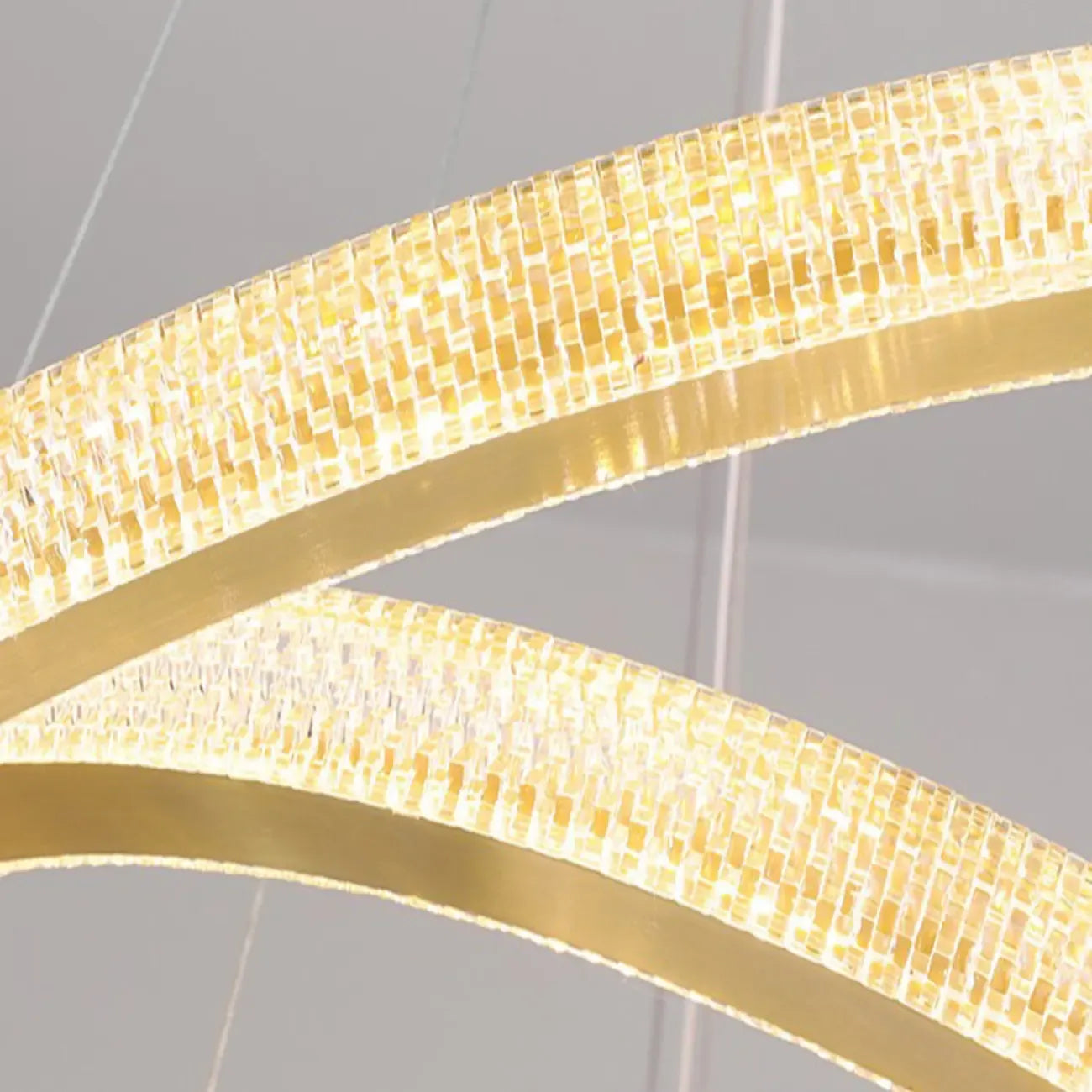 Lustre glamour doré à double anneau en cristal et LED LED