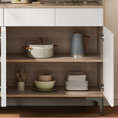 Grand buffet en bois avec portes vitrées et étagère supérieure