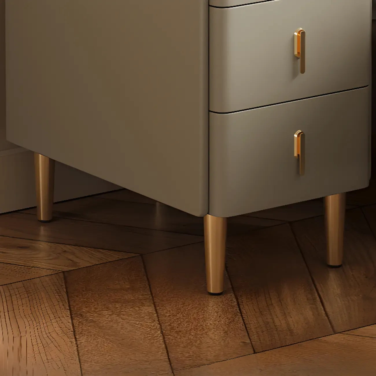 Table de chevet glamour en bois crème avec plateau en marbre et 3 tiroirs