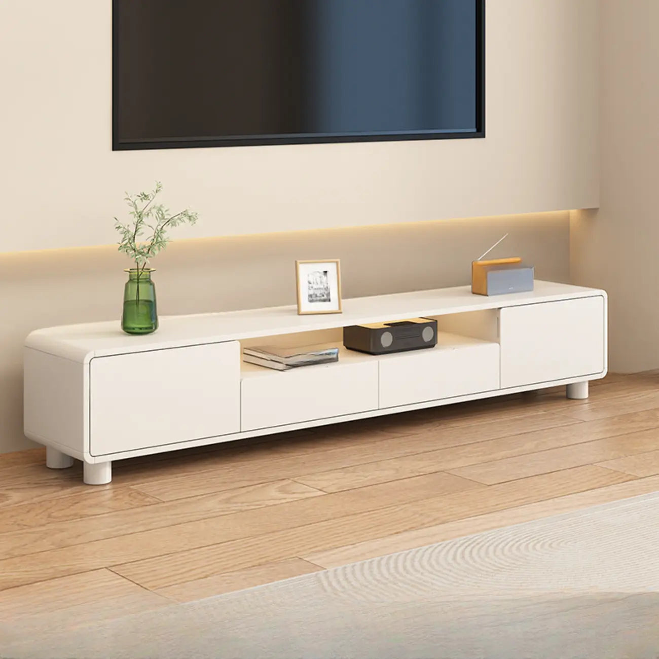 Meuble TV moderne en bois blanc avec tiroirs et placards