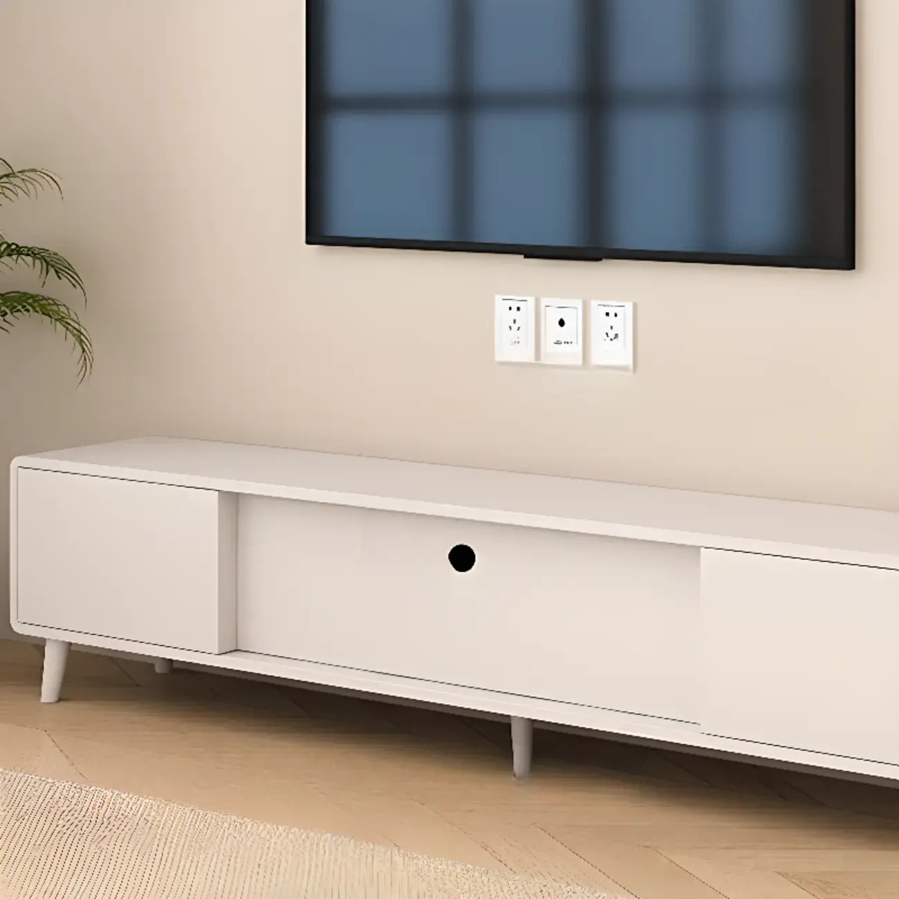 Meuble TV moderne en bois blanc avec tiroirs et placards