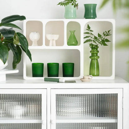 vaisselier de salle à manger en bois blanc avec étagères